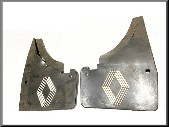 Rear mud flap set.