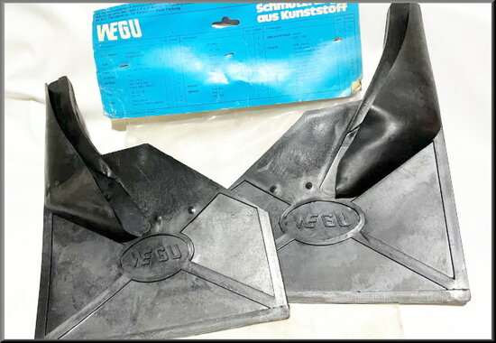 Rear mud flap set.