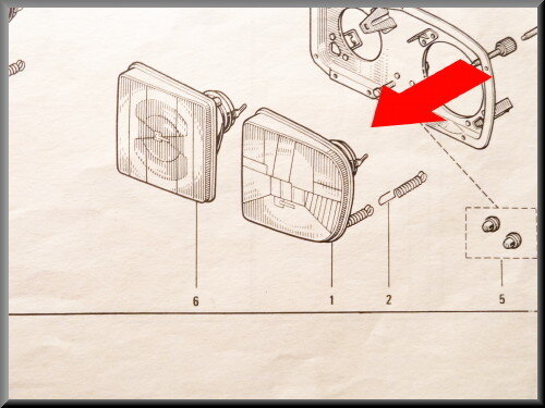 Headlight outside on the left R16 TX >1976 (white).