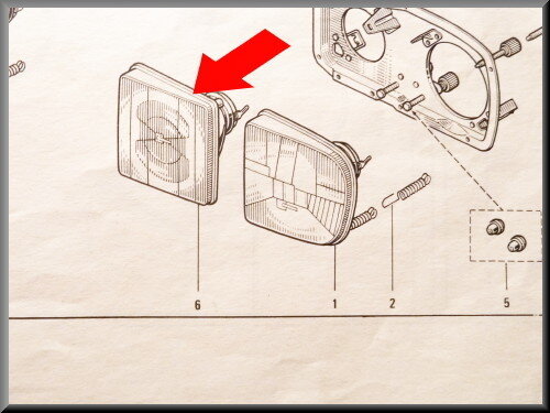 Headlight inside on the left R16 TX >1976 (yellow).