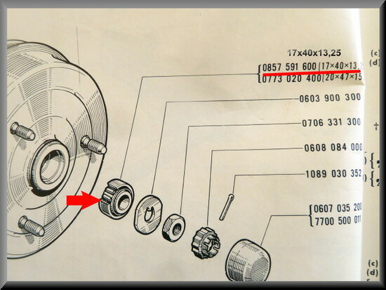 Set of wheel bearings for the rear axle suitable R16 L.