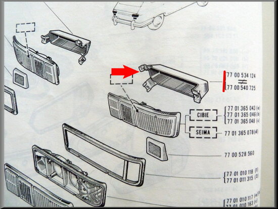 Rear light cap right R16, second type.