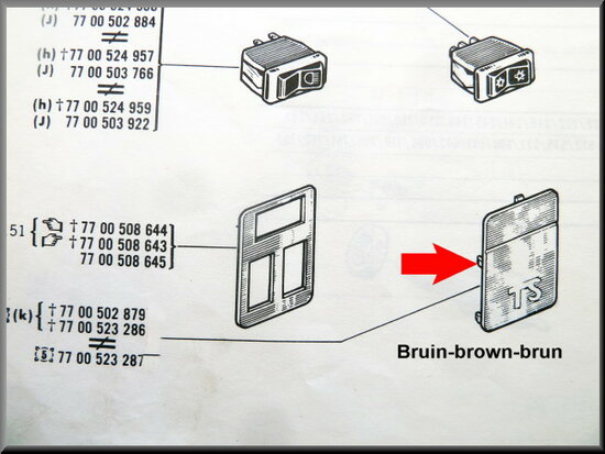 Monogramme "TS" (brun).