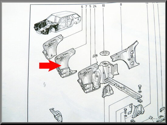 R18 Corner piece front right wing (New Old Stock).