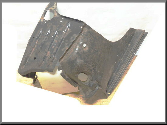 R18 Corner piece front right wing (New Old Stock).
