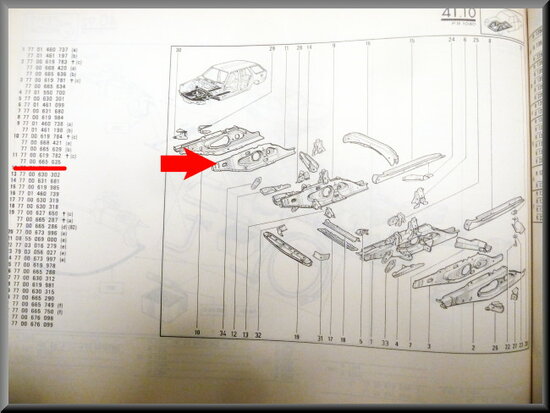 R18 Caisson interieur avant droite (New Old Stock).