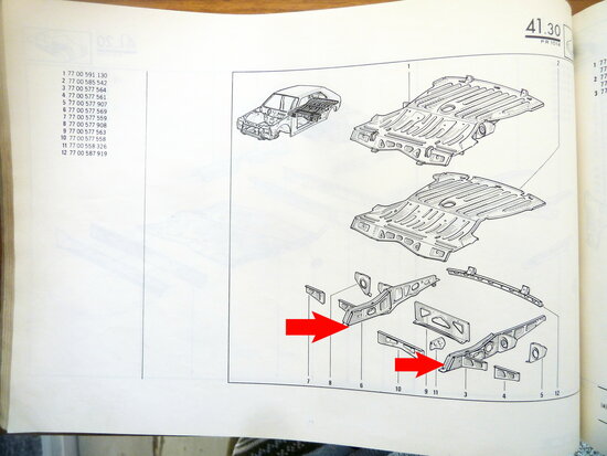 R14 Chassis plaat voorzijde links (New Old Stock).