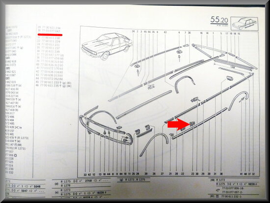 R20-R30 Agrafe de baguette chromée Renault 20-30 (New Old Stock).