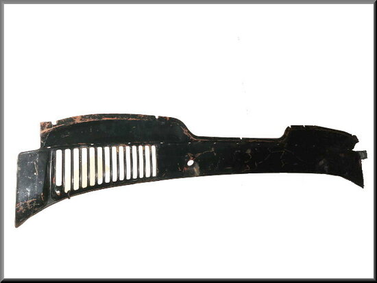 Cowl top grille R16 L (Used).