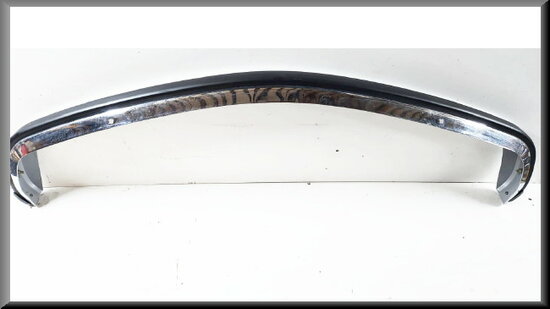 R18 Bumper voorzijde met rubber strip (New Old Stock).