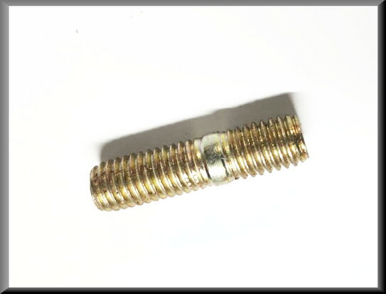 Stud bolt M8x32.