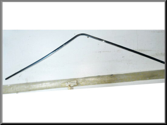 R14 Sierlijst voorruit links (New Old Stock).