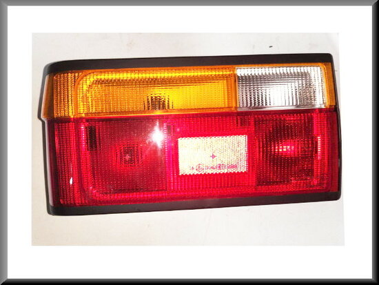 R9 Complete rear light unit left with glass and black edge (Farba) (New Old Stock)