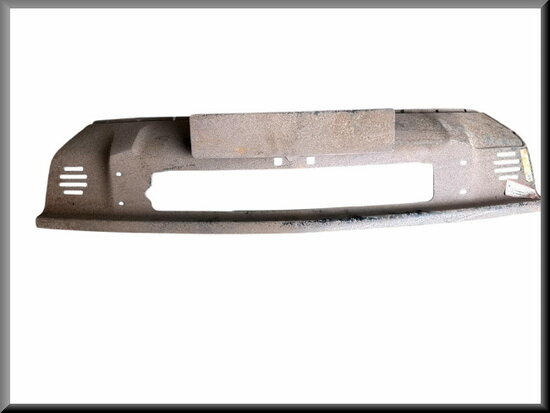 R18: Onderste grill plaat met kenteken frame (New Old Stock).