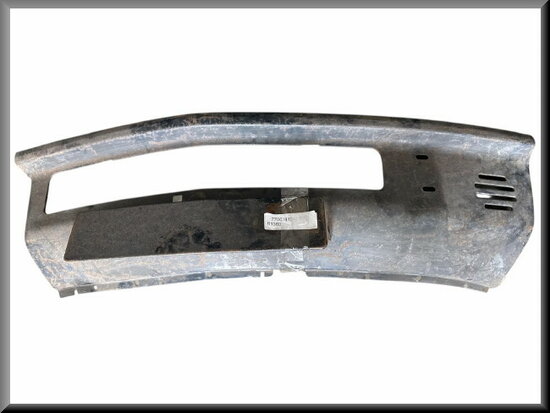 R18: 2/3 Deel onderste grill plaat met kenteken frame (New Old Stock).