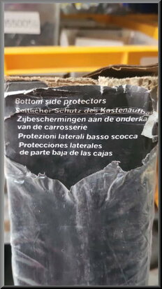 R5: Zijbescherming carrosserie (5 deurs, New Old Stock).