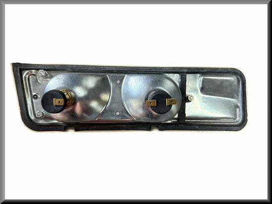 R10: Achterlicht unit rechts met glas en chroomrand (New Old Stock).