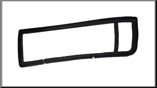 Achterlicht rubber links eerste type.
