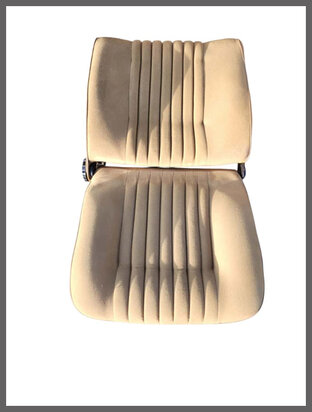 Compleet interieur beige stof (gebruikt).