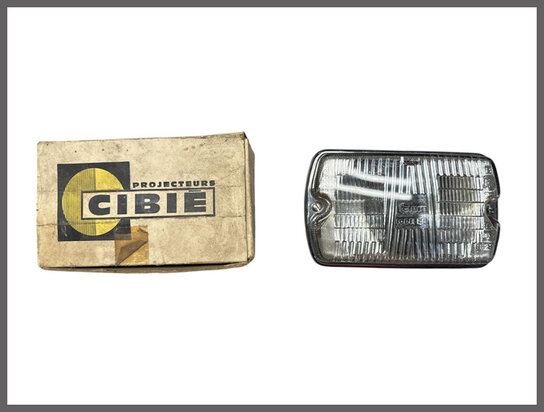 Verstraler: reflector met glas en chroomrand (New Old Stock).