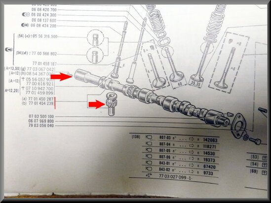 Nokkenas met ontstekingstandwiel (807-843-845 motor) (New Old Stock)