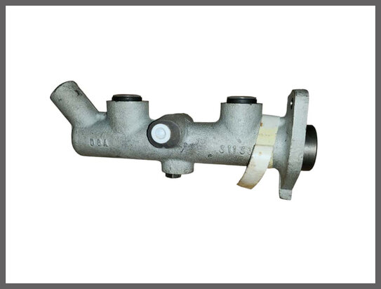 R18 Fuego: Hoofdremcilinder (New Old Stock).