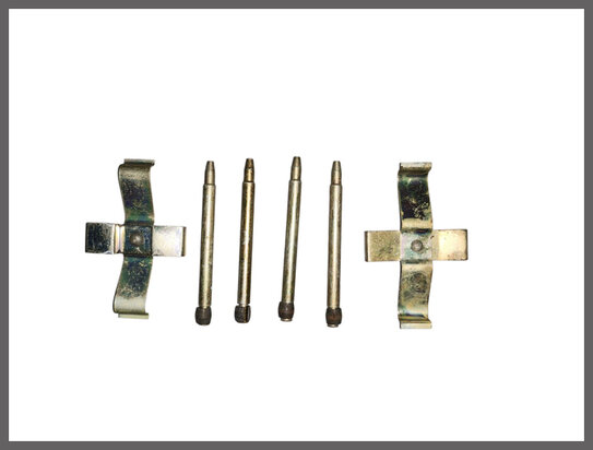 R14: Montage de plaquettes de frein (New Old Stock).