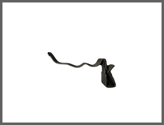 Benzineleiding klem (enkel) (New Old Stock).