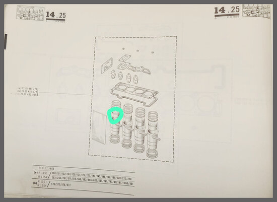 R 16TS: Piston 807 engine (New Old Stock).