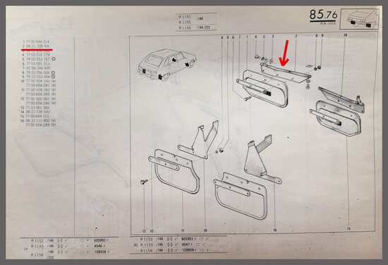 Bevestigingsbeugel spatlap voorzijde links (New Old Stock).
