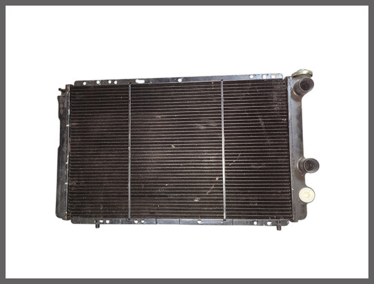 R20-30 Radiator 'CHAUSSON' (New Old Stock).