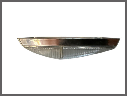 Knipperlicht glas rechts (wit met chroomrand) (New Old Stock).