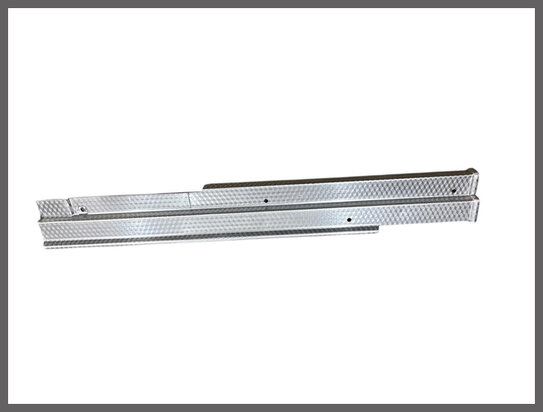 Dorpellijst rechts voor (New Old Stock).