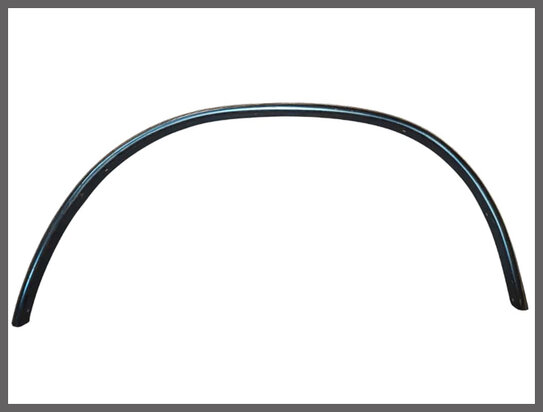 Bovenrand spatbord rechts (New Old Stock).