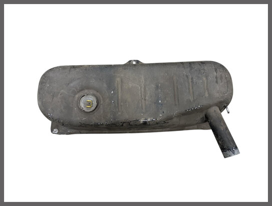R8-10: Brandstoftank (New Old Stock).