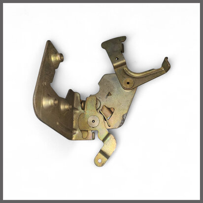 Slot bevestingingsplaat achterzijde rechts (New Old Stock)