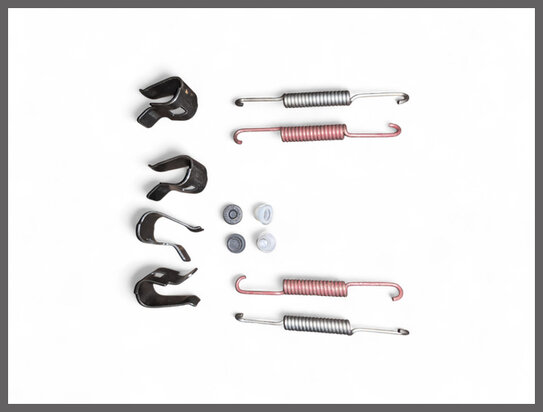 Renault 4 (2106): Montage set remschoenen (New Old Stock).