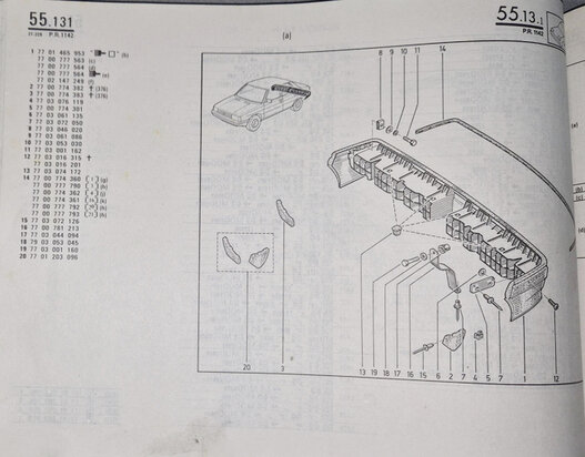 R9-11: Bumper achterzijde (New Old Stock).