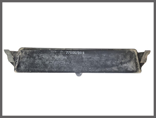 Renault 18, Fuego: Kentekenplaat houder (New Old Stock).