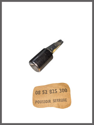 Renault 4L: Drukknop portier achterzijde (New Old Stock).