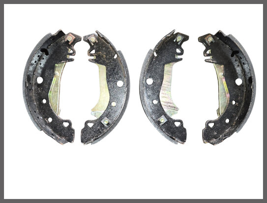 Remschoenen met gaffels voor Renault 12,18, Fuego, 20, 25, 30, Espace (New Old Stock)