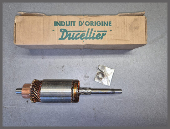 Renault 4CV, Dauphine Gordini, Floride: Anker startmotor (New Old Stock).