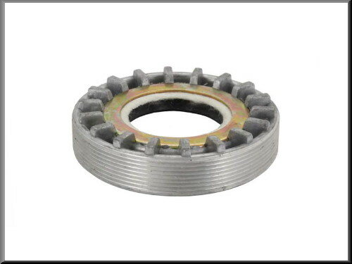Differential bearing adjusting nut with shaft seal (4 gear).