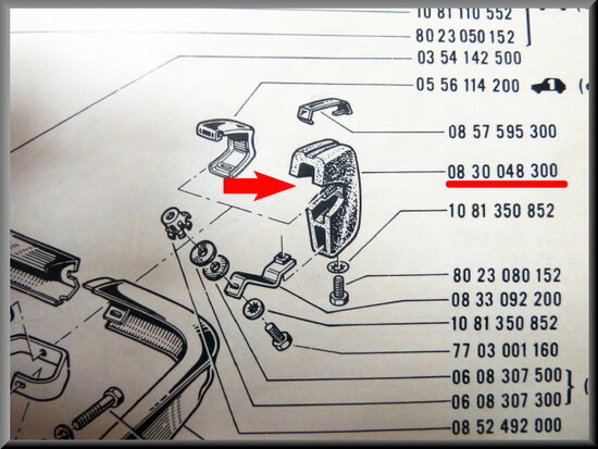 Bumper buffer rear left R16 L-TS, first type (with opening for the stainless steel strip). 