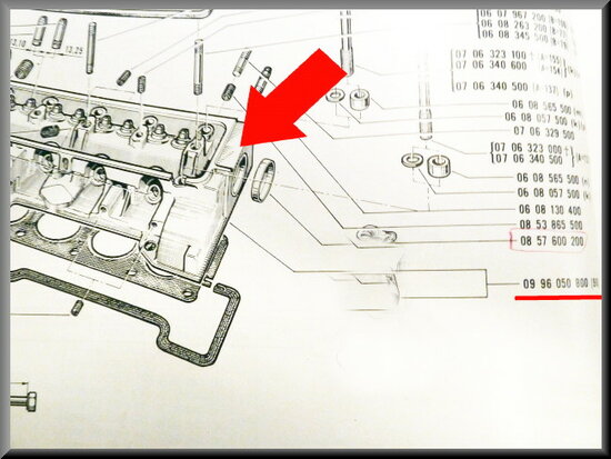 Cylinder head R16 1150-1152 (New Old Stock).