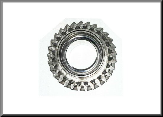 Pinion 4rd gear (29 teeth).