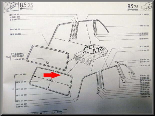 Baguette chromée de joint de pare-brise (en haut à gauche, utilisé).