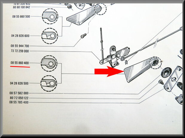 Door handle on the left R1150-R1151 first type.