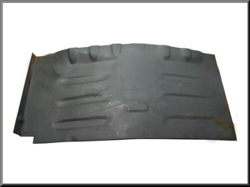 Bodem reparatie stuk rechts achter.