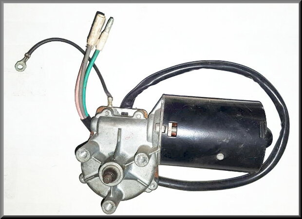 Rear wiper motor.